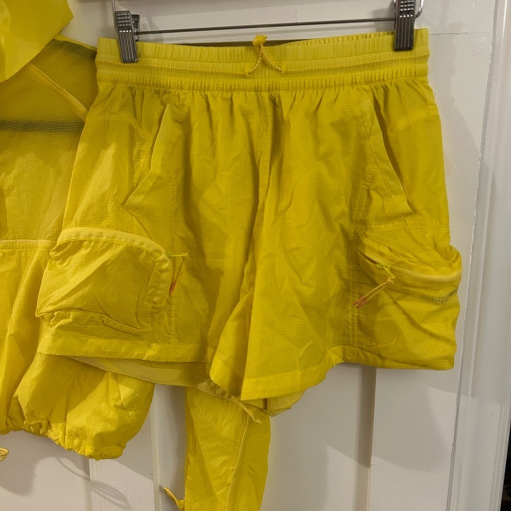 Outdoor voices yellow nylon short and windbreaker set - Picture 3 of 7